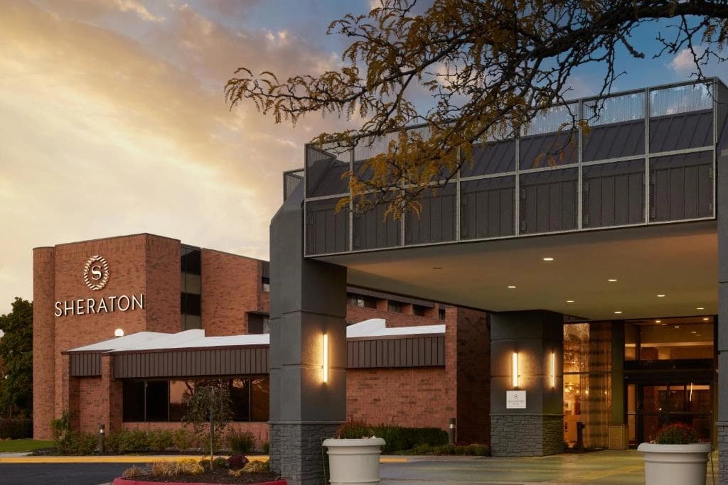 Sheraton Grand Rapids Airport Hotel exterior